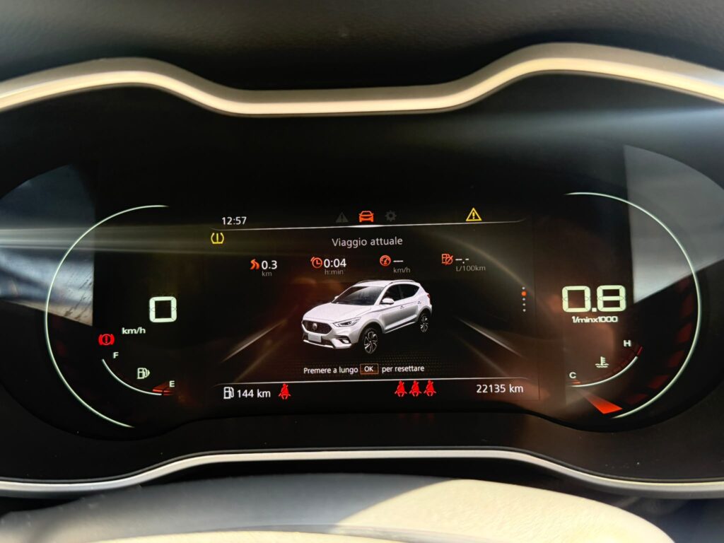 MG ZS 1.5 Benzina LUXURY